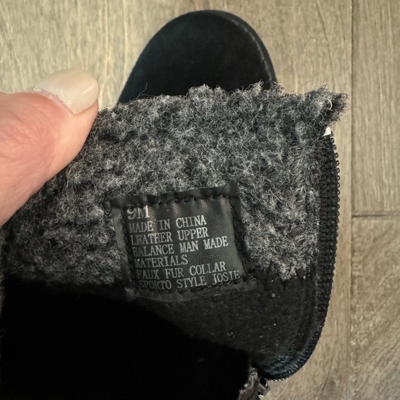 Sporto Josie Black Suede Faux Fur Collar Zip Ankle Booties Women's Size 9 M - Picture 7 of 9